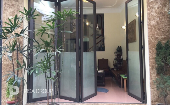 so sánh cửa nhôm xingfa và cửa eurowindow